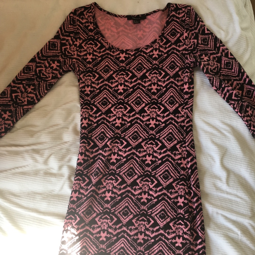 Tight fitting ( bodycon ) dress